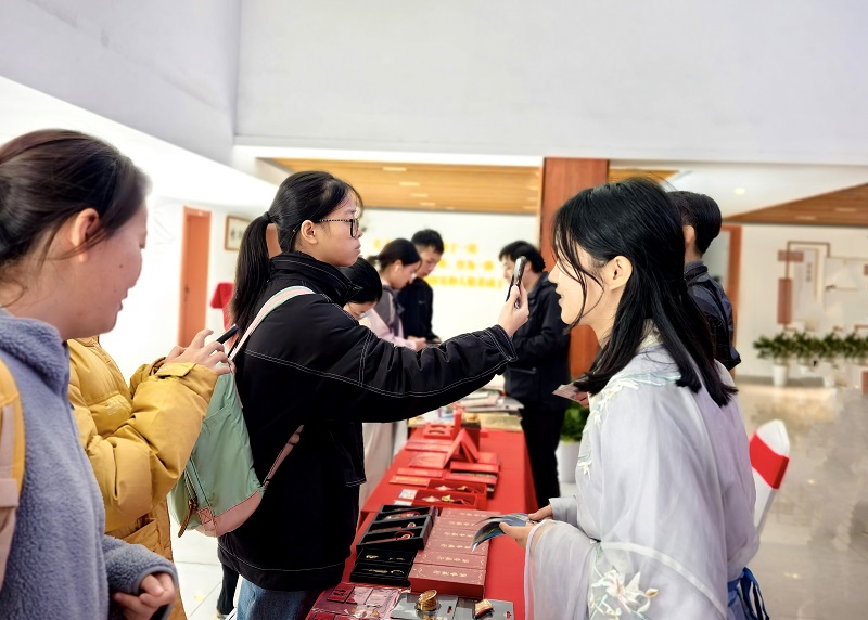 大汉文明看海昏 海昏汉文化进校园（南昌大学站）圆满举办